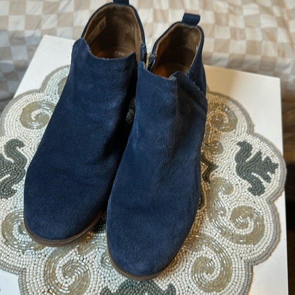 Toms Shoes - Blue suede Toms boot